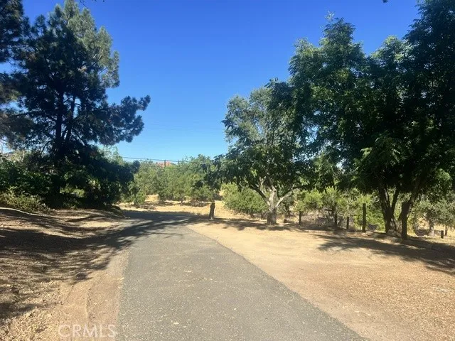 Driveway from Howard to gate