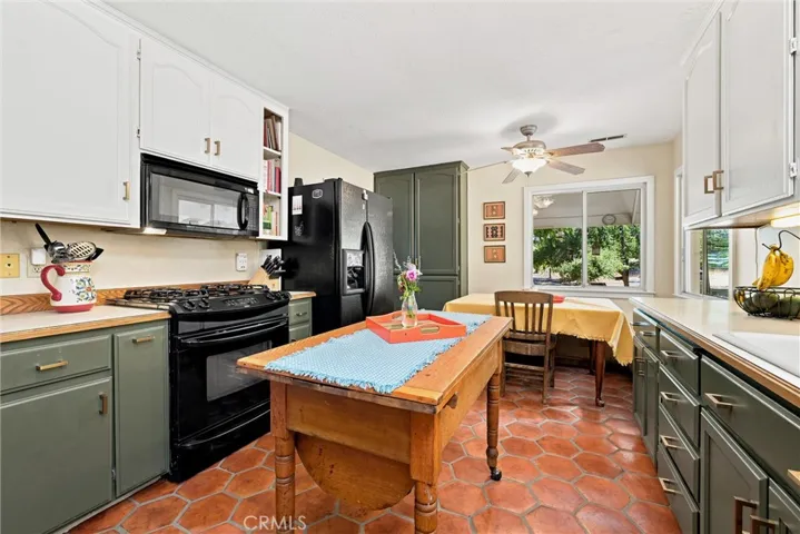 Kitchen has propane stove