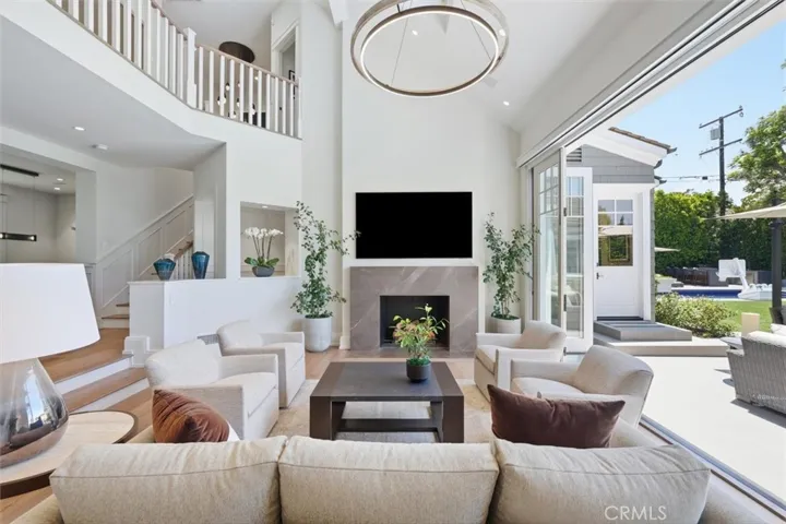 209 Via Colorin, Palos Verdes Estates, California 90274