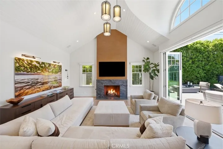 209 Via Colorin, Palos Verdes Estates, California 90274