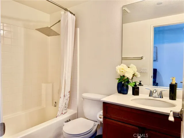 Guest Bathroom upstairs
