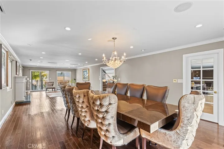 3435 Oakmont View Drive, Glendale, California 91208