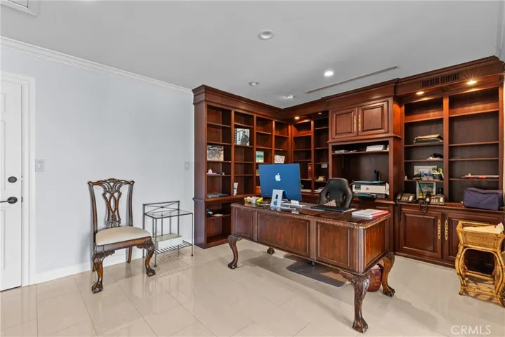 3435 Oakmont View Drive, Glendale, California 91208