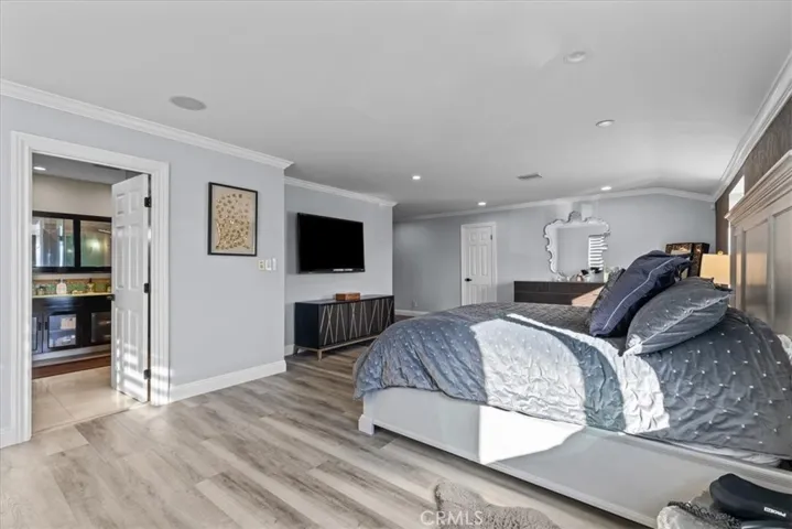 3435 Oakmont View Drive, Glendale, California 91208