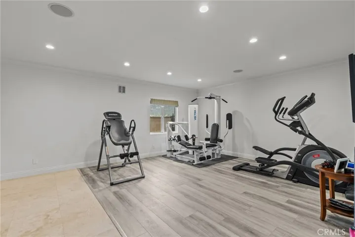 3435 Oakmont View Drive, Glendale, California 91208