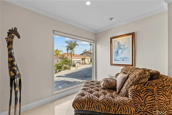 3435 Oakmont View Drive, Glendale, California 91208
