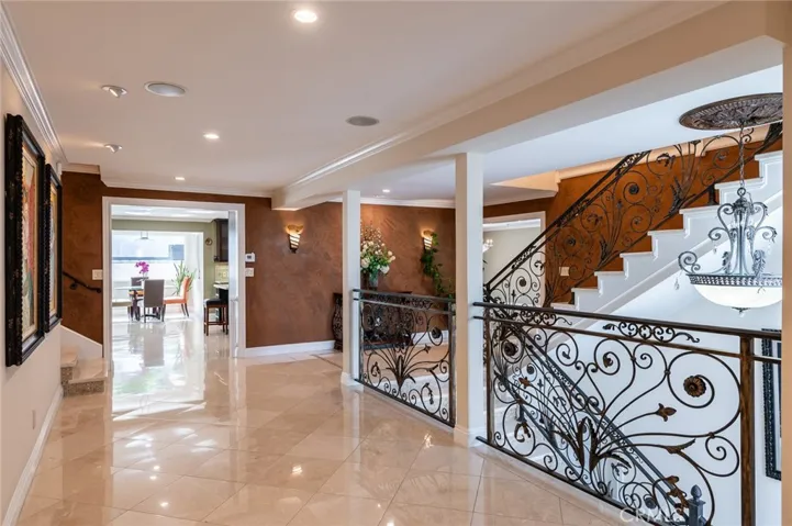 3435 Oakmont View Drive, Glendale, California 91208