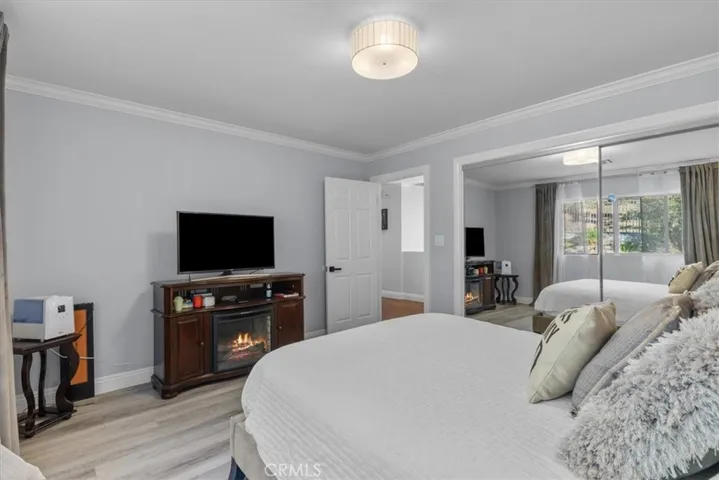 3435 Oakmont View Drive, Glendale, California 91208