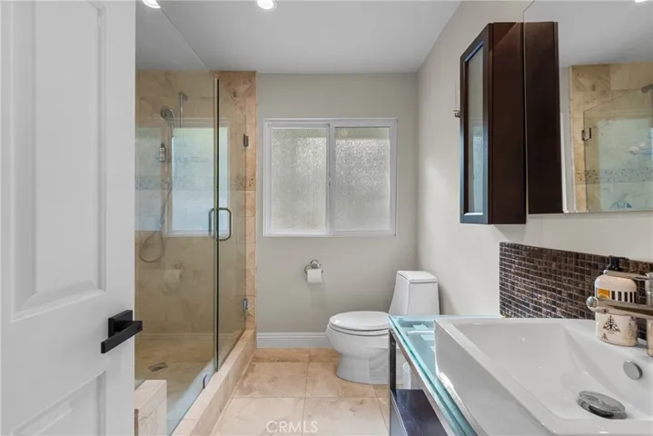 3435 Oakmont View Drive, Glendale, California 91208