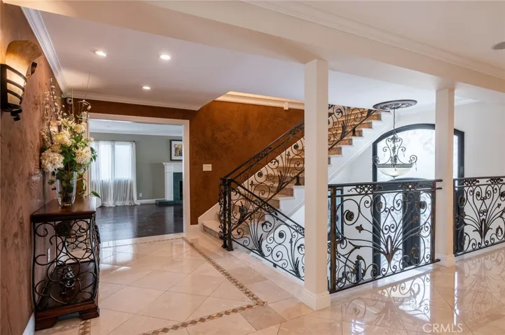 3435 Oakmont View Drive, Glendale, California 91208
