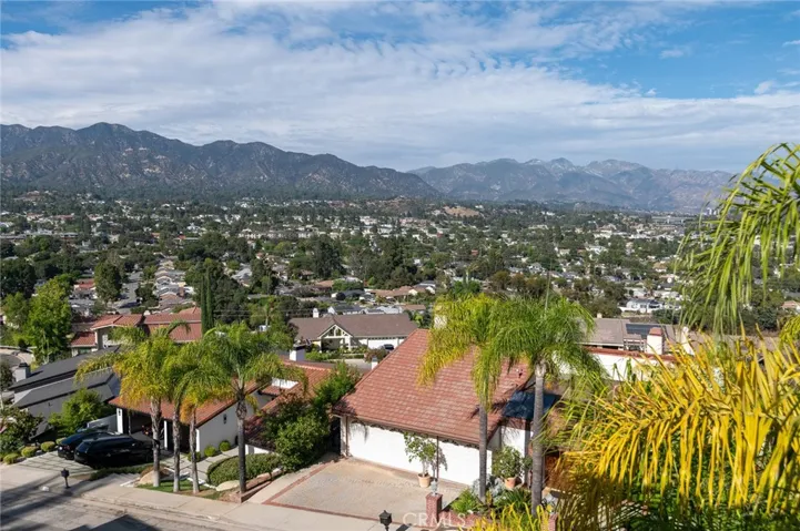 3435 Oakmont View Drive, Glendale, California 91208