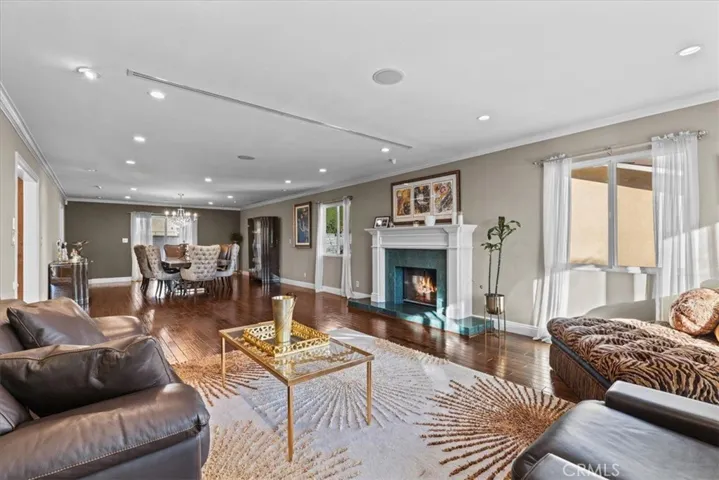 3435 Oakmont View Drive, Glendale, California 91208