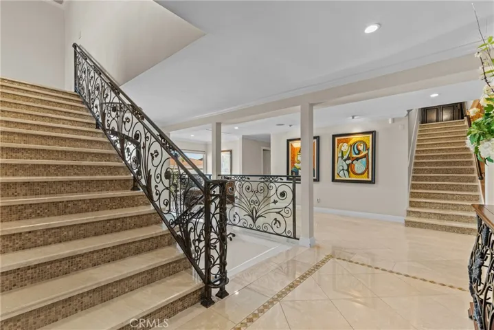 3435 Oakmont View Drive, Glendale, California 91208