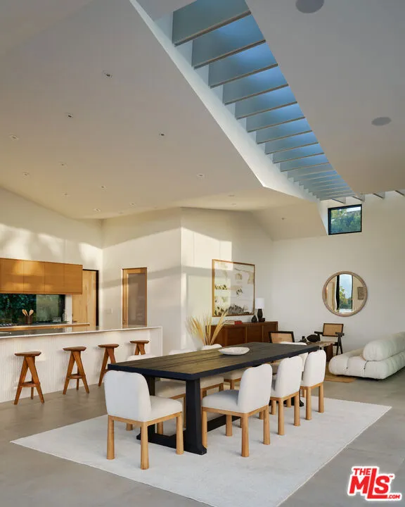 11411 Dona Teresa Drive, Los Angeles, California 91604 — photo 5
