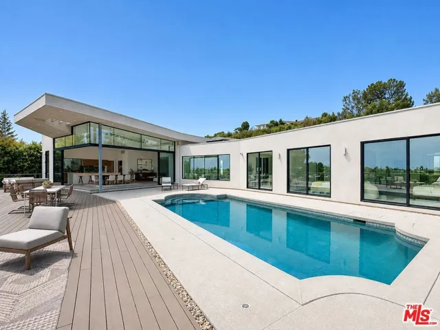 11411 Dona Teresa Drive, Los Angeles, California 91604