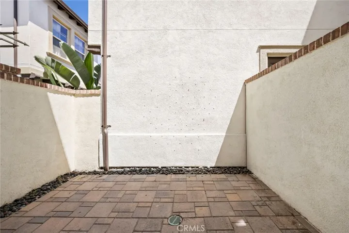 691 E Valencia Street, Anaheim, California 92805