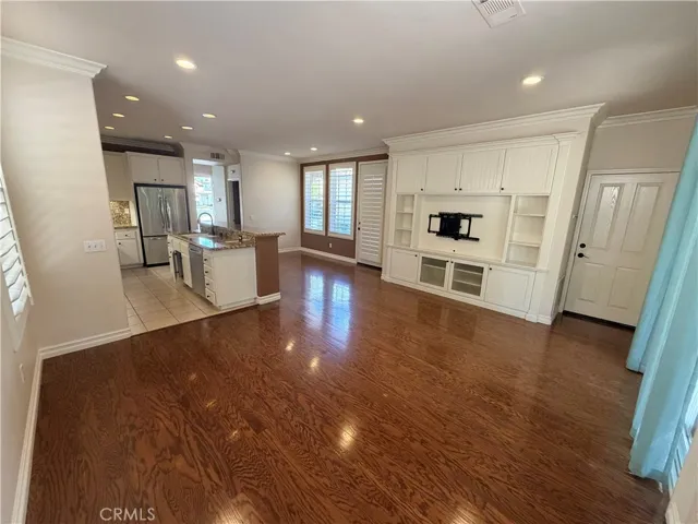 24 Redberry, Irvine, California 92618