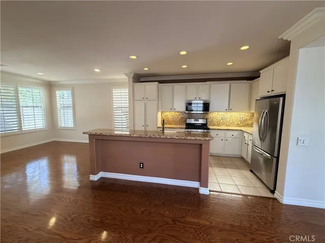24 Redberry, Irvine, California 92618