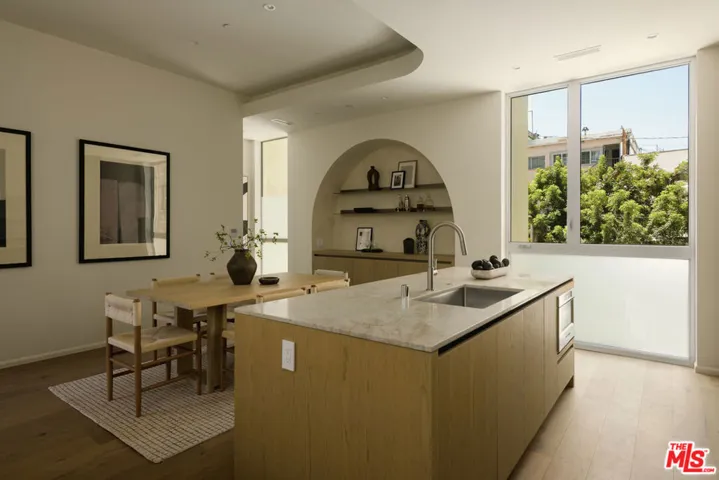 1125 Sanborn Avenue, Los Angeles, California 90029