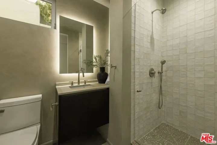 1125 Sanborn Avenue, Los Angeles, California 90029