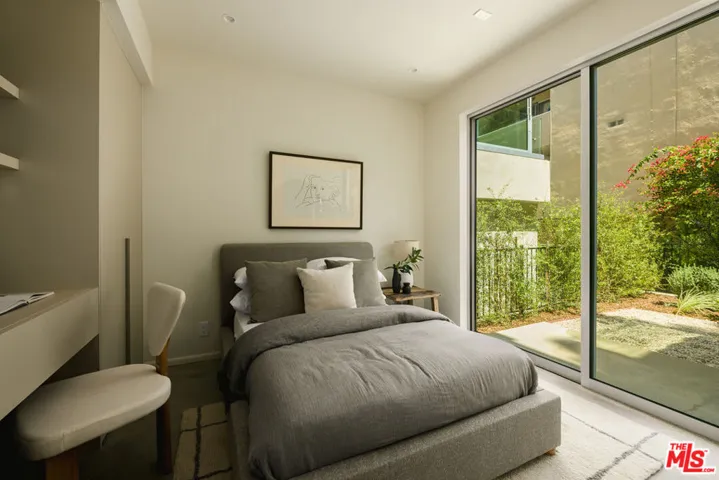 1125 Sanborn Avenue, Los Angeles, California 90029