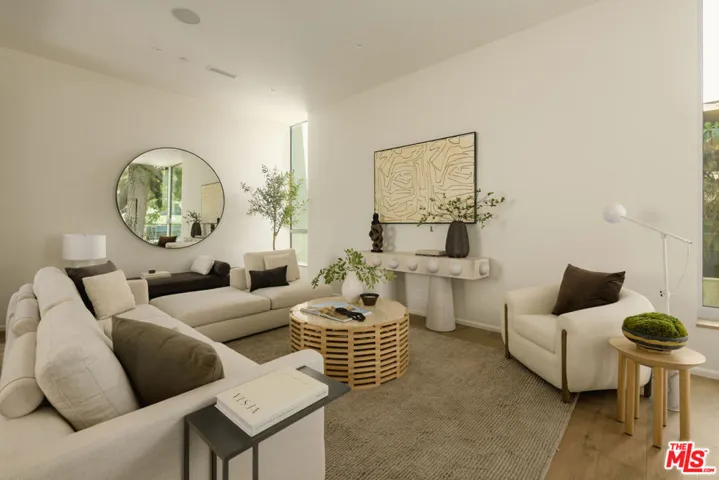 1125 Sanborn Avenue, Los Angeles, California 90029