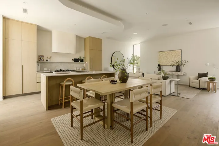 1125 Sanborn Avenue, Los Angeles, California 90029