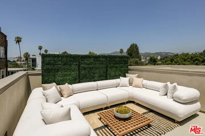 1125 Sanborn Avenue, Los Angeles, California 90029