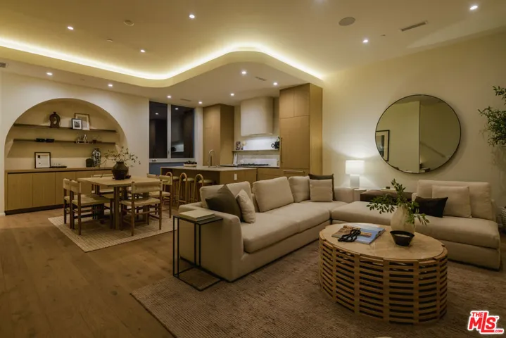 1125 Sanborn Avenue, Los Angeles, California 90029