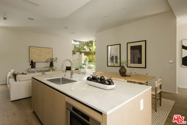 1125 Sanborn Avenue, Los Angeles, California 90029