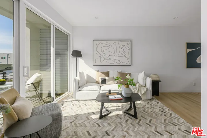 5857 David Avenue, Los Angeles, California 90034