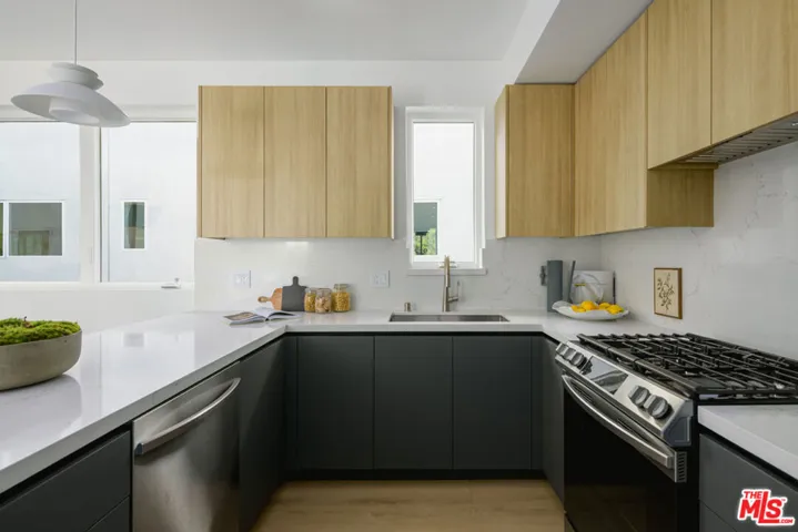 5857 David Avenue, Los Angeles, California 90034