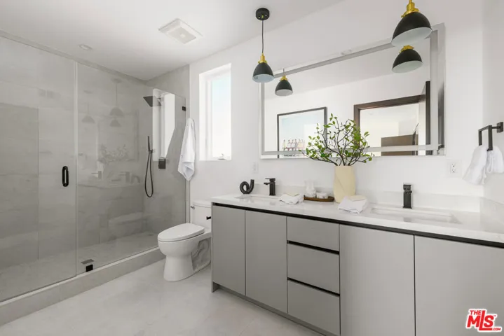 5857 David Avenue, Los Angeles, California 90034