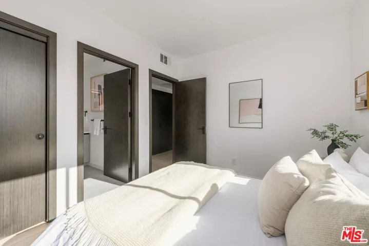 5857 David Avenue, Los Angeles, California 90034