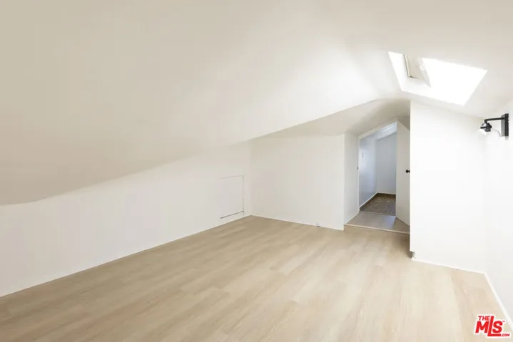 1561 Carmona Avenue, Los Angeles, California 90019