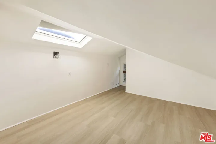 1561 Carmona Avenue, Los Angeles, California 90019