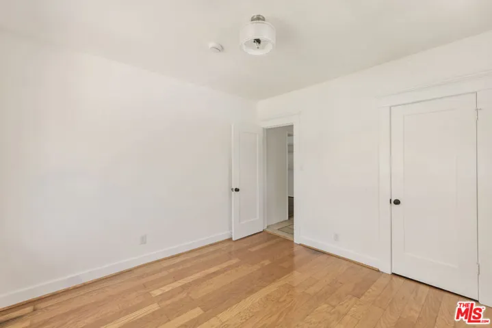 1561 Carmona Avenue, Los Angeles, California 90019