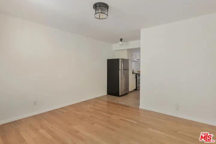 1561 Carmona Avenue, Los Angeles, California 90019