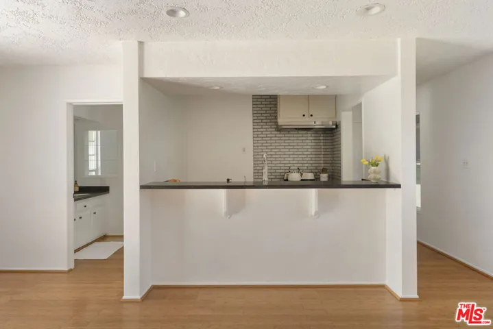 1561 Carmona Avenue, Los Angeles, California 90019