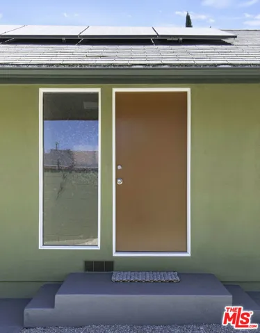 1561 Carmona Avenue, Los Angeles, California 90019