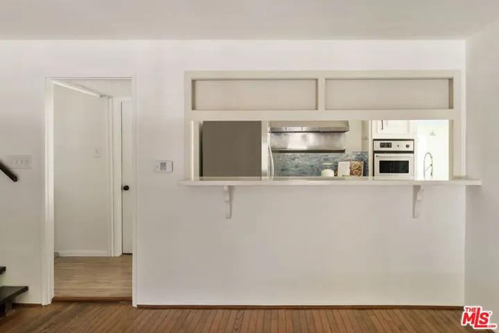 1561 Carmona Avenue, Los Angeles, California 90019