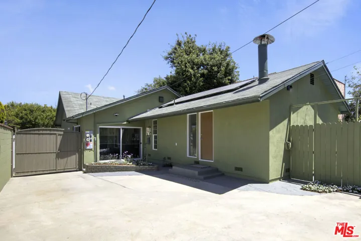 1561 Carmona Avenue, Los Angeles, California 90019