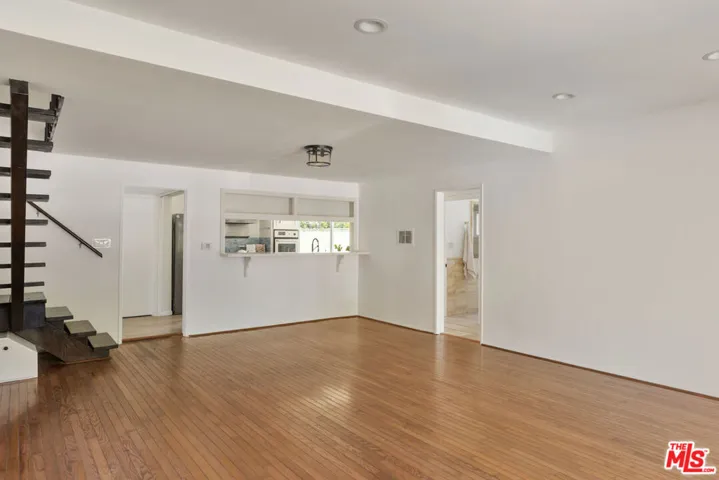 1561 Carmona Avenue, Los Angeles, California 90019