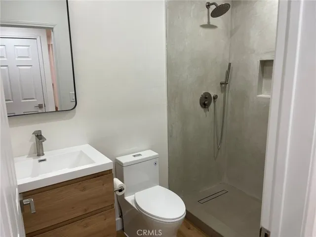 9400 Aqueduct Avenue, North Hills, California 91343