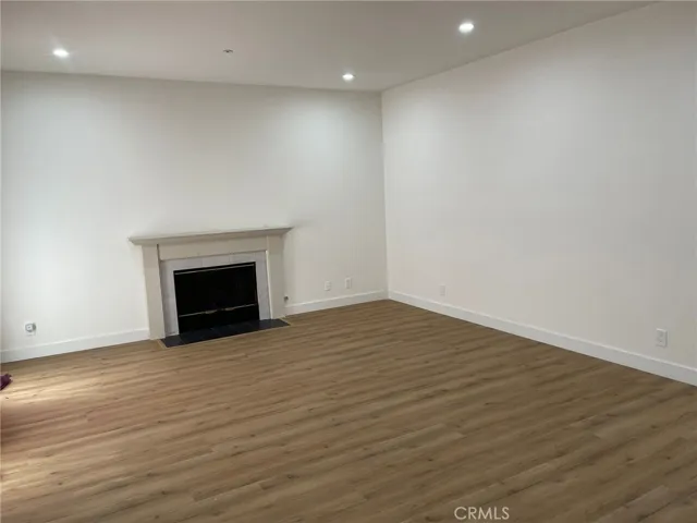 9400 Aqueduct Avenue, North Hills, California 91343