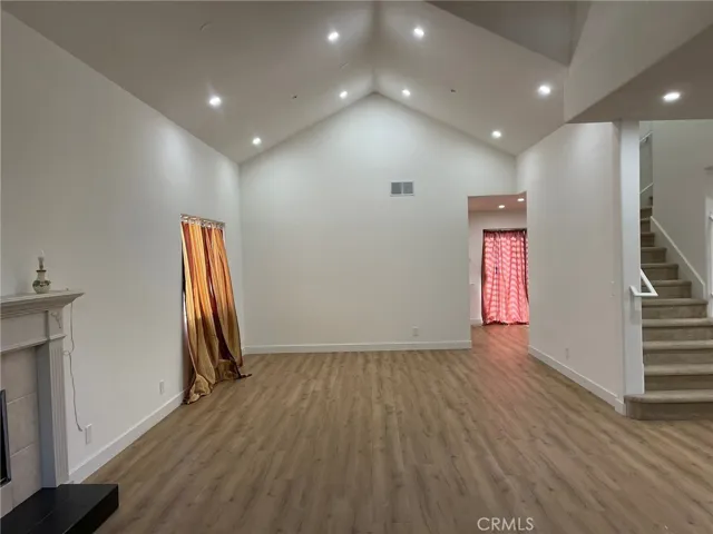 9400 Aqueduct Avenue, North Hills, California 91343