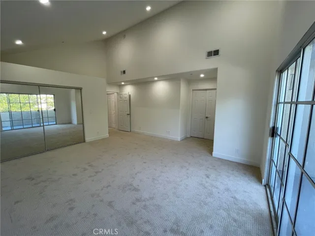 9400 Aqueduct Avenue, North Hills, California 91343