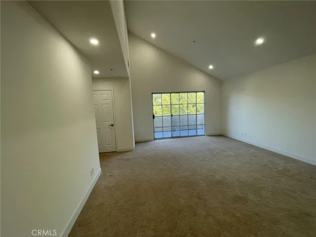 9400 Aqueduct Avenue, North Hills, California 91343