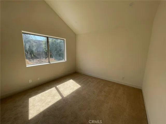 9400 Aqueduct Avenue, North Hills, California 91343