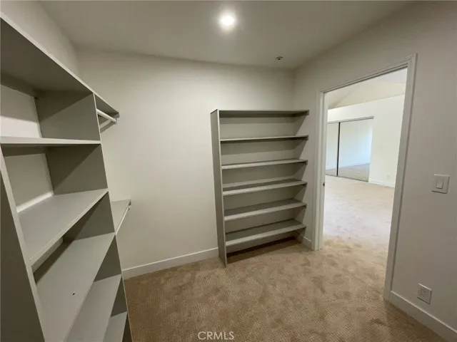 9400 Aqueduct Avenue, North Hills, California 91343